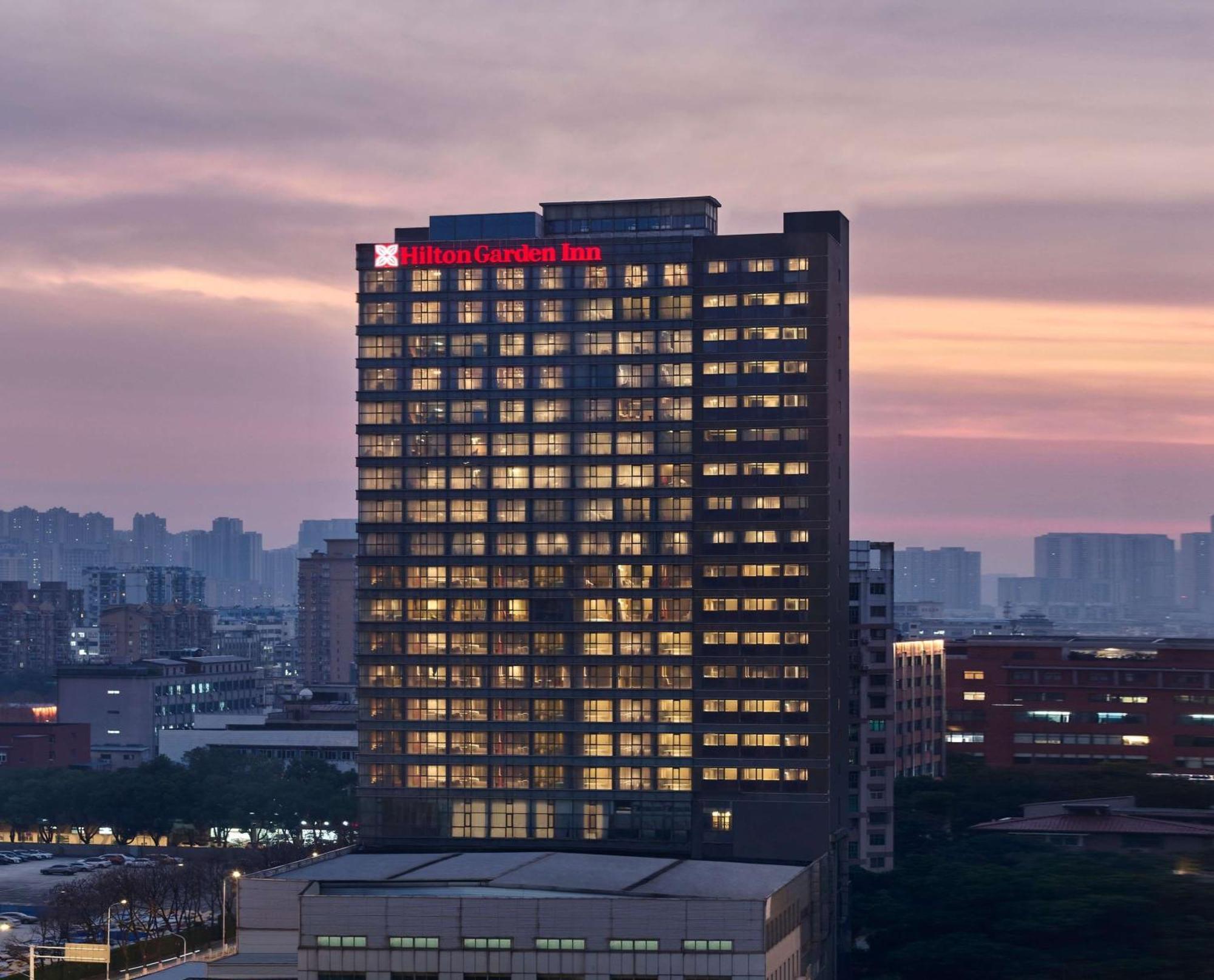 Hilton Garden Inn Wuhan Hankou ภายนอก รูปภาพ