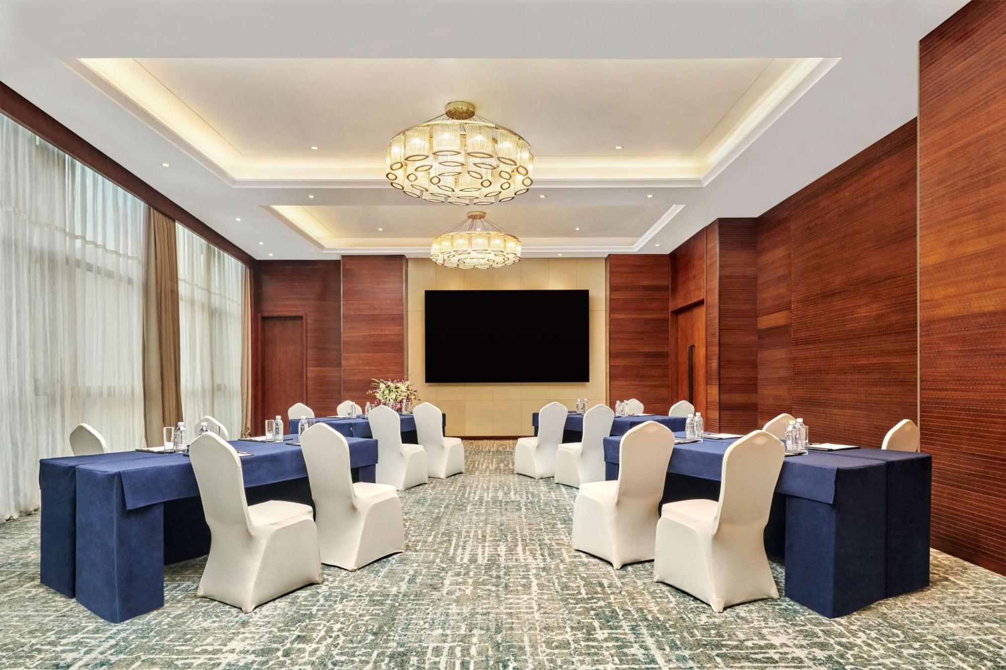 Hilton Garden Inn Wuhan Hankou ภายนอก รูปภาพ